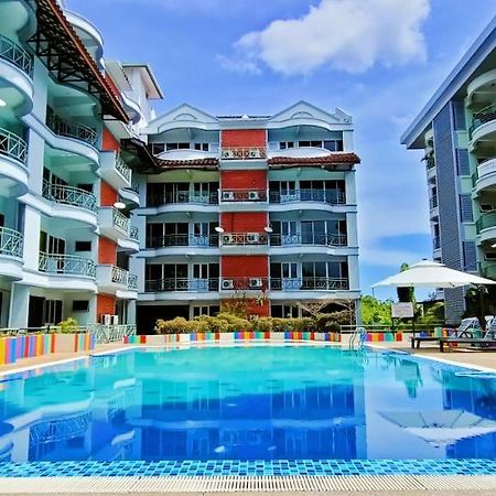 Perdana Serviced Apartment & Resorts Padang Mat Sirat Exteriör bild
