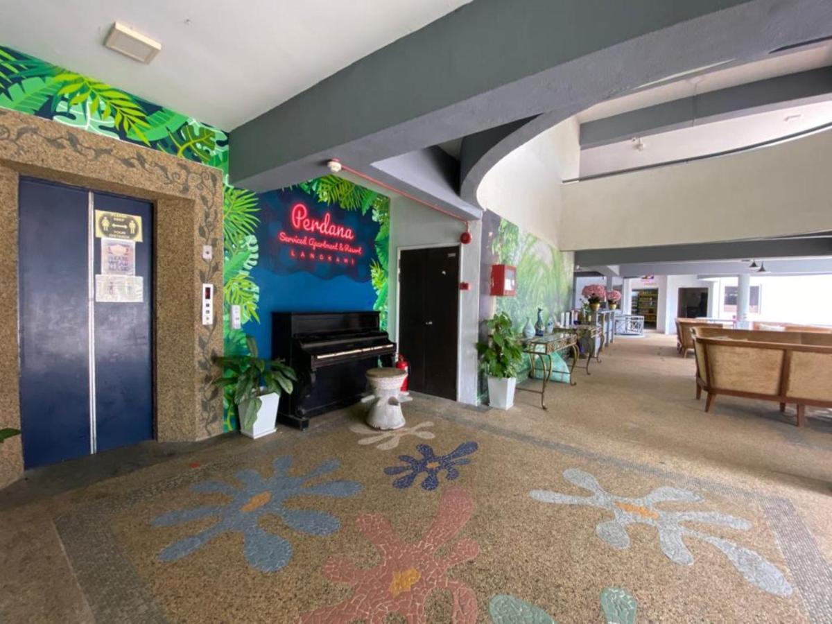 Perdana Serviced Apartment & Resorts Padang Mat Sirat Exteriör bild