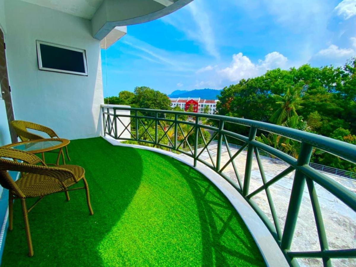 Perdana Serviced Apartment & Resorts Padang Mat Sirat Exteriör bild
