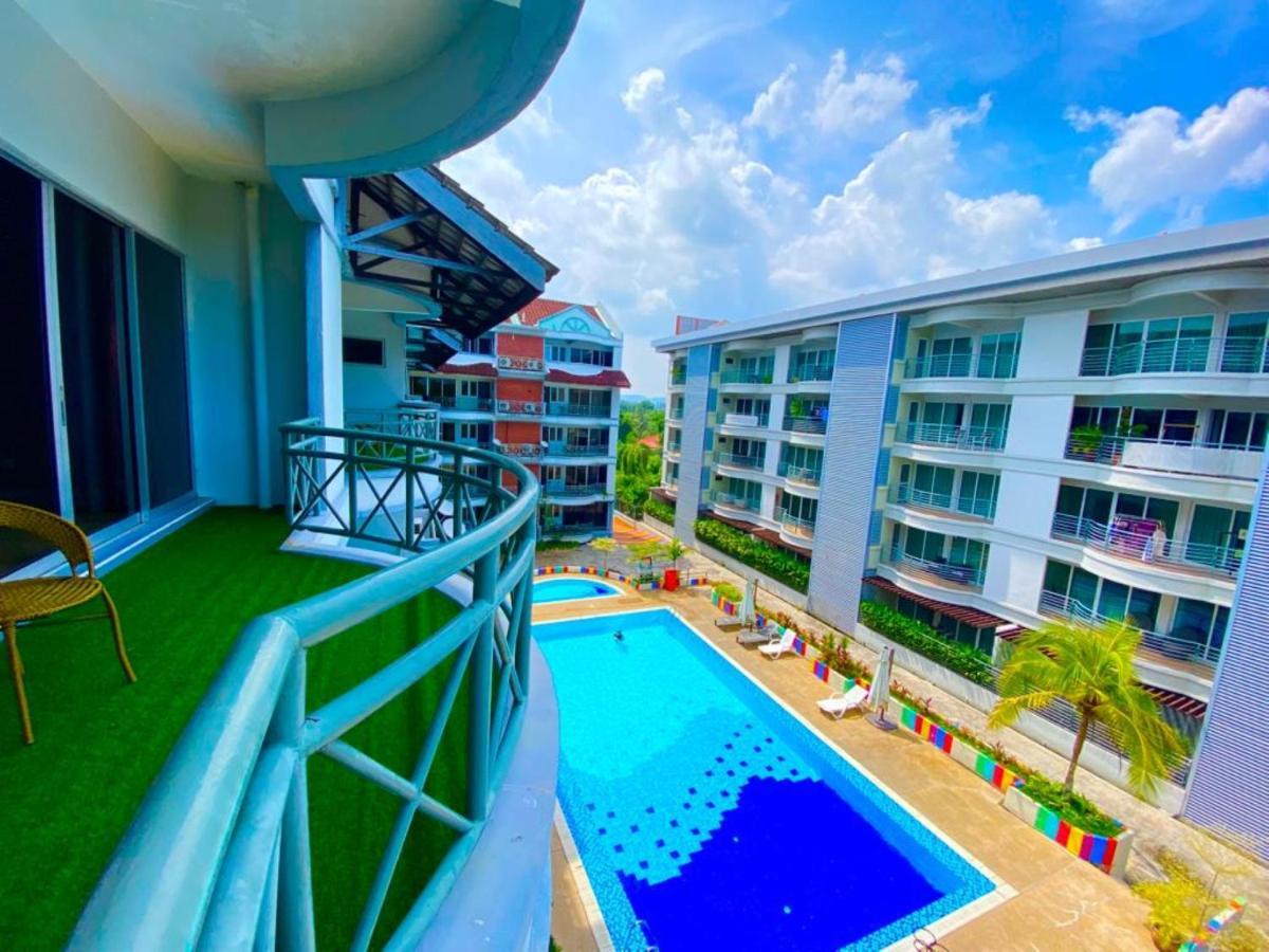 Perdana Serviced Apartment & Resorts Padang Mat Sirat Exteriör bild