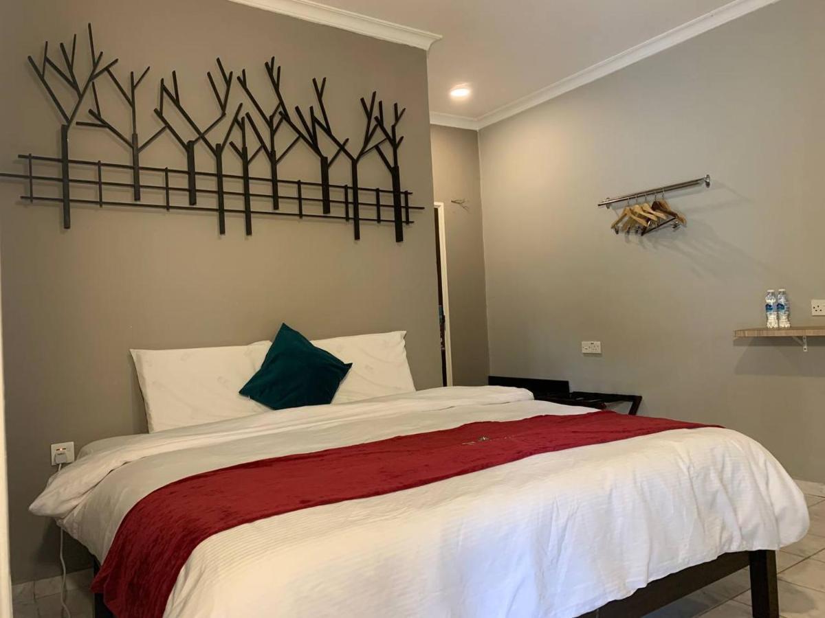 Perdana Serviced Apartment & Resorts Padang Mat Sirat Exteriör bild