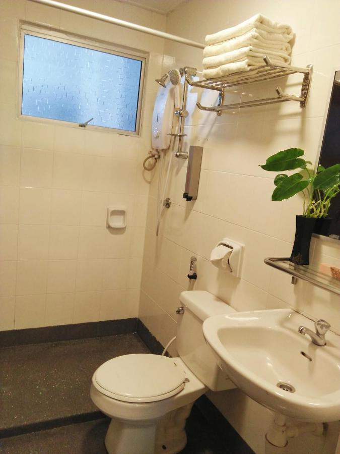 Perdana Serviced Apartment & Resorts Padang Mat Sirat Exteriör bild